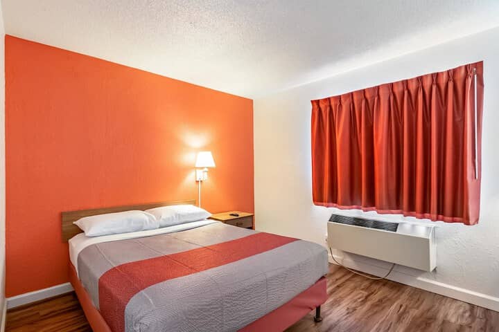 Room 15 of 30