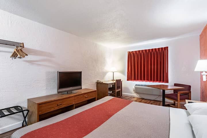Room 9 of 30