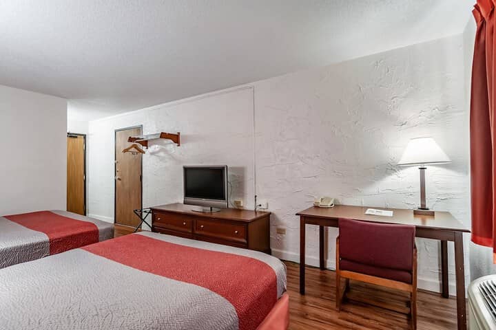 Room 12 of 30
