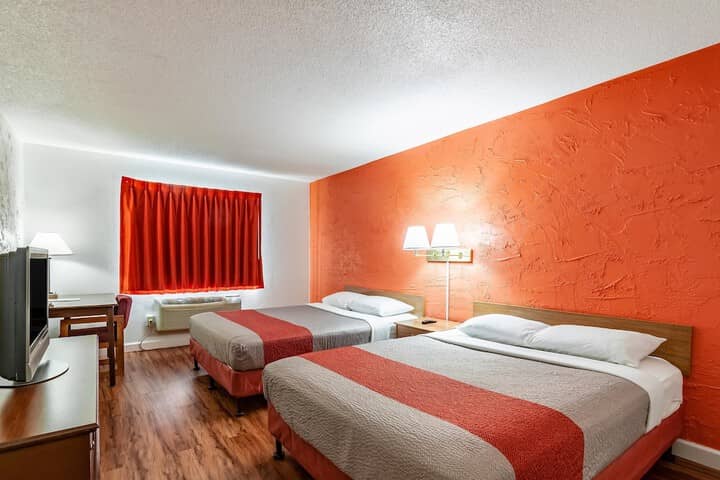 Room 8 of 30