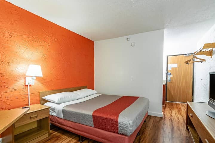 Room 7 of 30